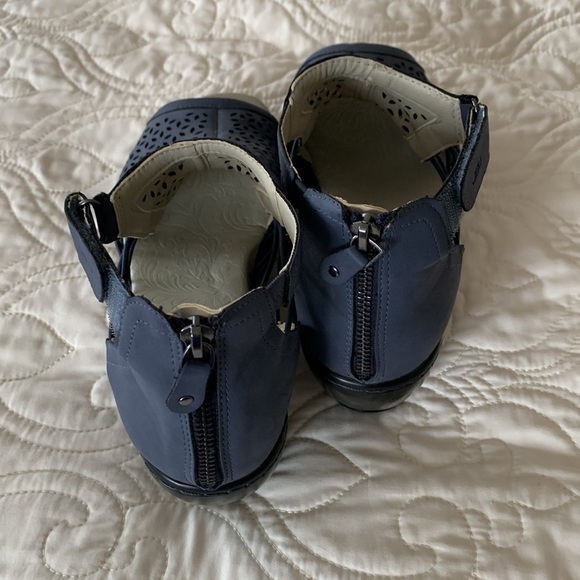 JBU by JAMBU Memory Foam Booties size 11M - Picture 3 of 11